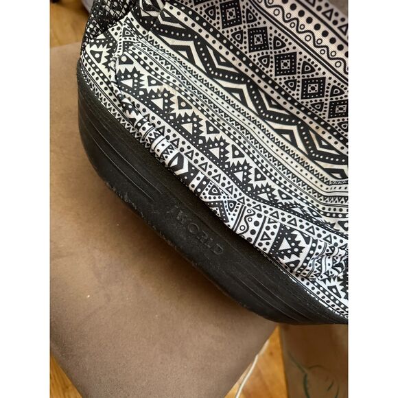 J World Sundance 20 inch Rolling Backpack Black and White Tribal print GUC - Picture 9 of 9